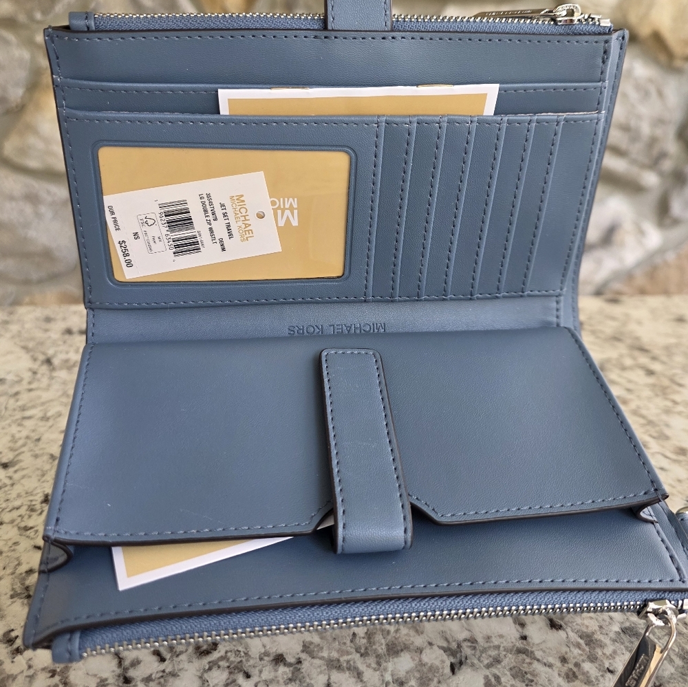 Michael Kors Jet Set Logo Ombré Blue Double Zip Blue Wristlet - Picture 3 of 7